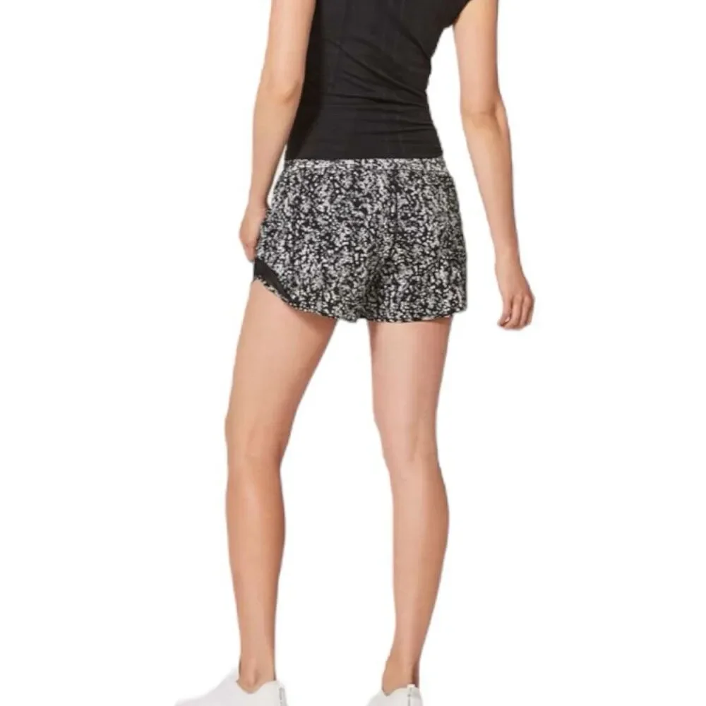 Lululemon Hotty Hot Mesh Edge Shorts Size 6 Chirasu Black White 4